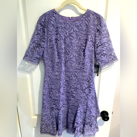Lavender lace Vince Camuto dress, new with original tags. - Picture 1 of 8